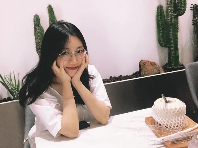 民二庭|【云读书】惠州市中级人民法院民二庭翟婧文——《诗的时光书》