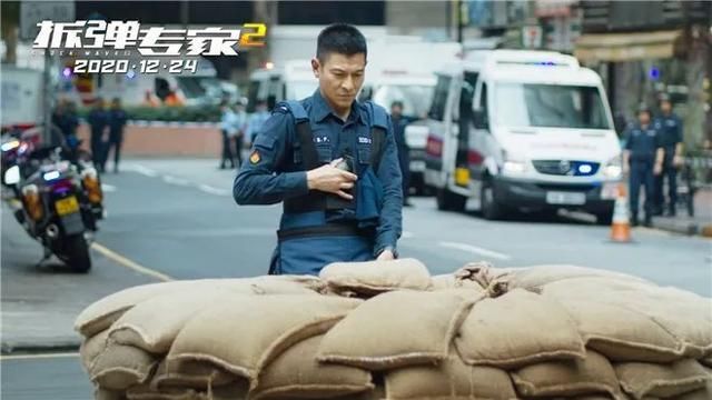 复工|复工后率先宣布进军贺岁档！《拆弹专家2》凭什么？