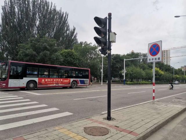  路口|大学城出现“黄闪”路口，咋回事儿？