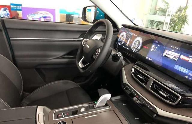 SUV|奇瑞首款高端SUV到店，后轮驱动操控性优，全铝车身宽度近两米