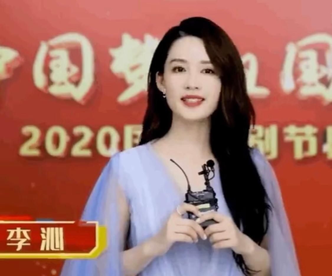 甜美|央视镜头下群星:关晓彤妆发显老、杨紫意外甜美、李沁杨颖是模板