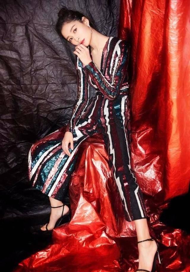  王媛|“纯妃”王媛可太有少女感了，看不出有34岁，网友：全靠妆容！