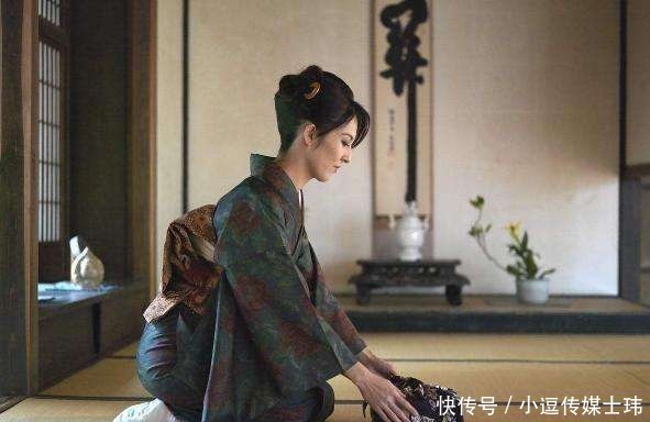 日本|为什么日本人总是跪着？跪着对身体有什么坏处？