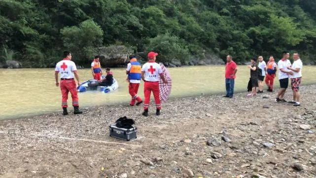  溺水|悲痛！黄村有一名男孩溺水，年仅17岁