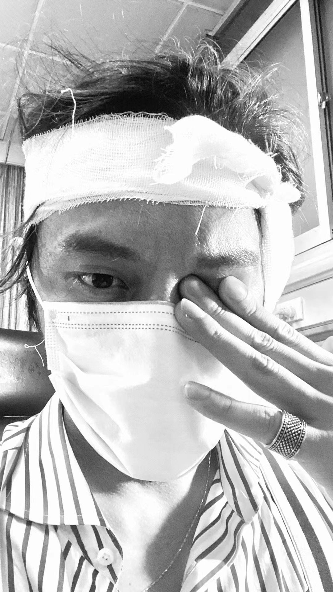  不轨|当街对女孩欲行不轨！沪一小伙上前阻止，被咬掉近半个耳朵…