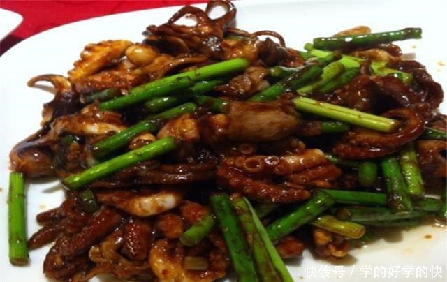 去除鱿鱼|酱爆鱿鱼,比铁板鱿鱼还好吃,自己在家做健康卫生