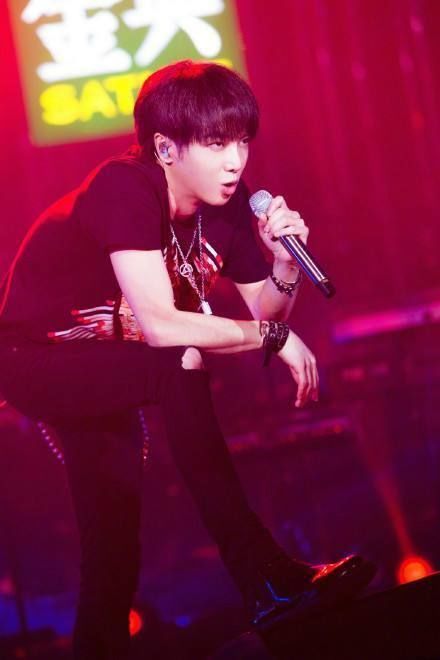  华晨|郎朗称最喜欢的年轻艺人是华晨宇，是商业互吹，还是真的有眼光？