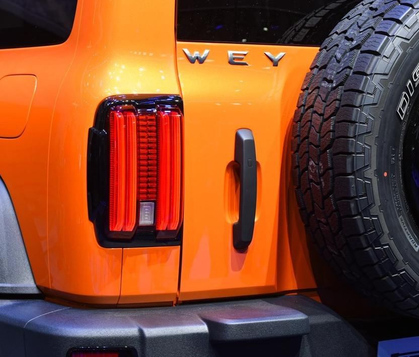  越野|魏建军拿出“越野战神”！配奔驰内饰，四驱+非承载，2.0T爆245马力