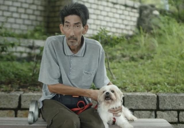 街道|60岁车保罗转行做街道监督，自曝诚信差毁前途，靠与妻子扶持至今