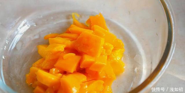 简单|芒果布丁，简单几步，在家就能做，果肉丰富无添加，孩子爱吃