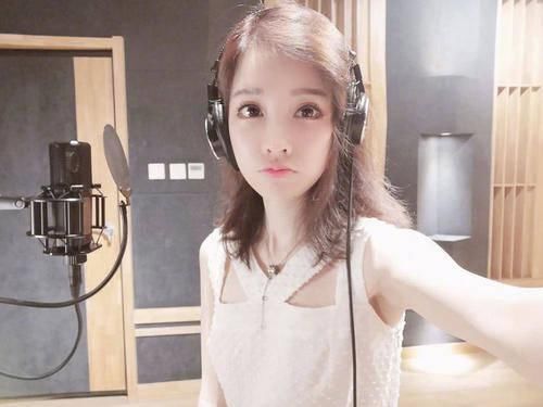  冯提莫|冯提莫在音乐界是何地位？观众：不仅要发新歌，还要参加明日之子