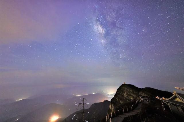  去一趟|避暑王者峨眉山，是时候去一趟了！