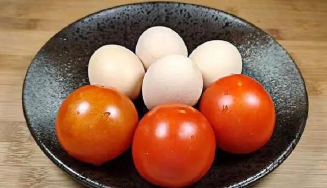 鸡蛋|西红柿炒蛋是先炒西红柿还是先炒蛋？都不对！这么做才最正确！