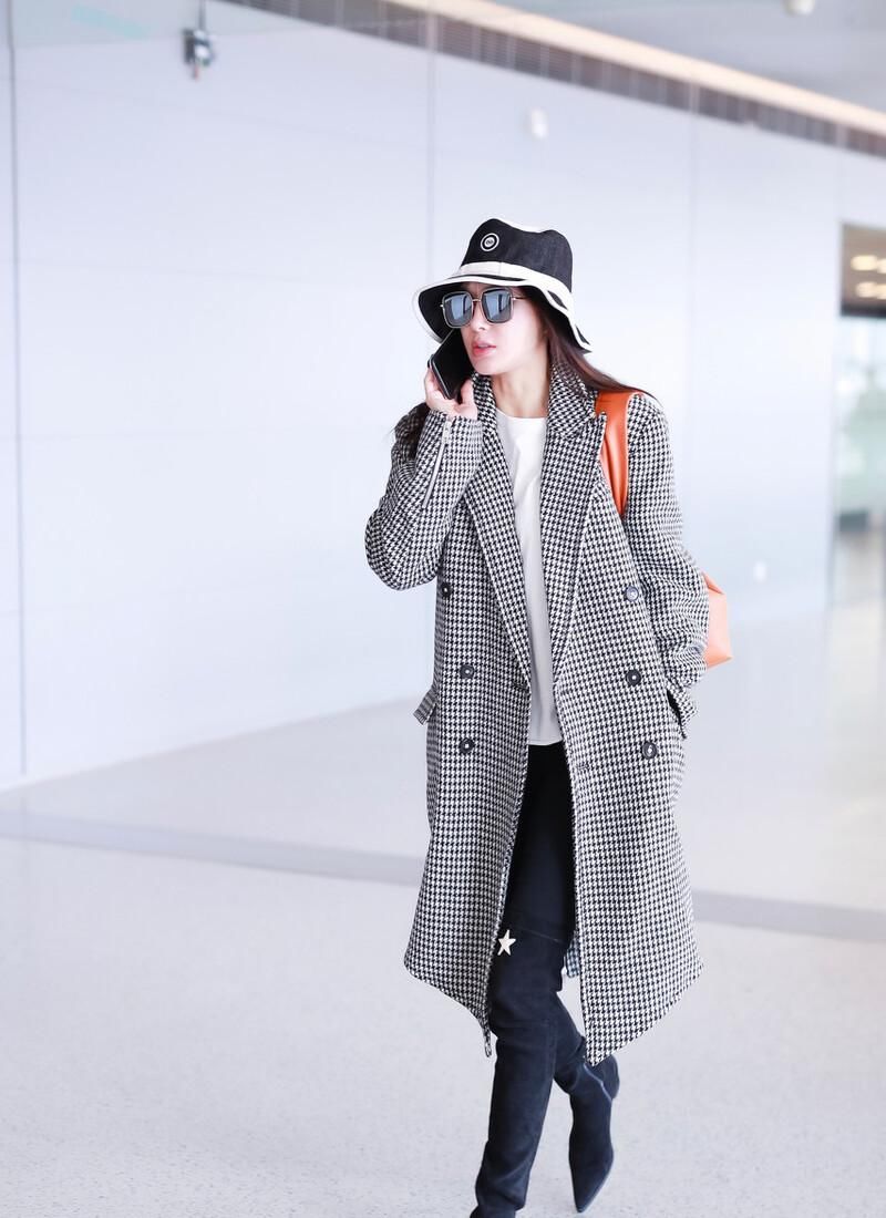 长大衣|入秋穿什么衣服好？千鸟格长大衣温暖又时尚，为你搭配几样服饰