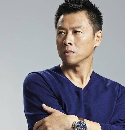  胡亚捷|胡亚捷与妻子3次离婚大战，为何不但没得逞反而还“割地赔款”？