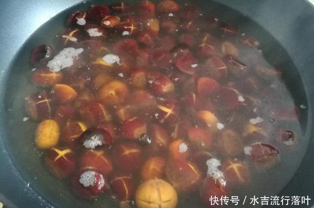 营养|它被称为“秋果之王”,秋凉吃正好,和鸡肉一起做美食,营养滋补