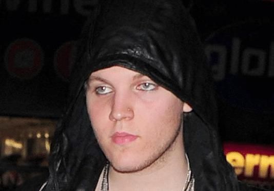 年轻人|年仅27岁的本杰明自杀，长得像外公猫王，那些在绝望中的年轻人