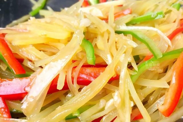  植物油|几个土豆，一碗面粉，成本不到5元，轻松搞定比肉夹馍还好吃