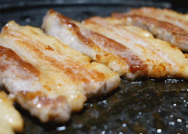  做饭|? 最不懂做饭的人也该学会的一道菜！！成菜超超超惊艳！4 块钱一盘的素菜，凭啥上桌秒光？！