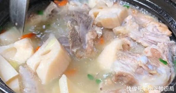 秋天要多喝这五种汤(“秋天多喝汤，越喝越健康”4款养生汤，女人喝了美，男人喝了壮)