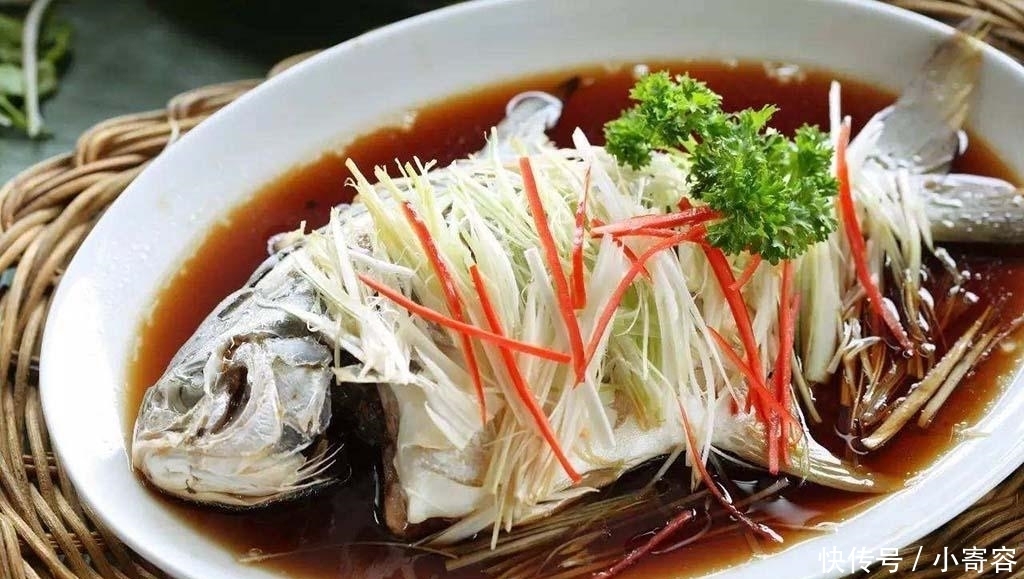 蒸鱼|鱼庄老板:不管蒸什么鱼,加一点“它”,鱼不仅没腥味,肉更鲜嫩