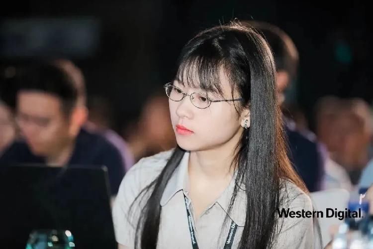  年薪|又是华科人！美女博士年薪156万入职华为！工资如何用，她称在深圳也难买房……