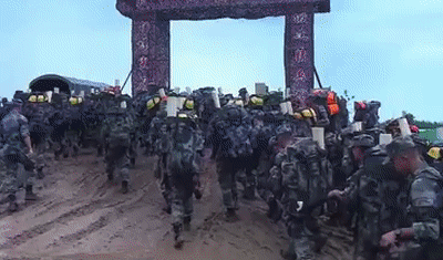 官兵|【青分享】多支部队的7000余名官兵正在第一线参加抗洪抢险任务