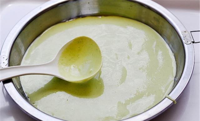  好吃|凉皮最简单的做法，不揉面不洗面，10分钟就做好，劲道好吃超开胃