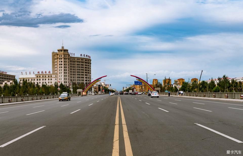 风雨雷电|贝子庙+中蒙边境+草原露营 乌珠穆沁 风雨雷电绿浪秘境行路书