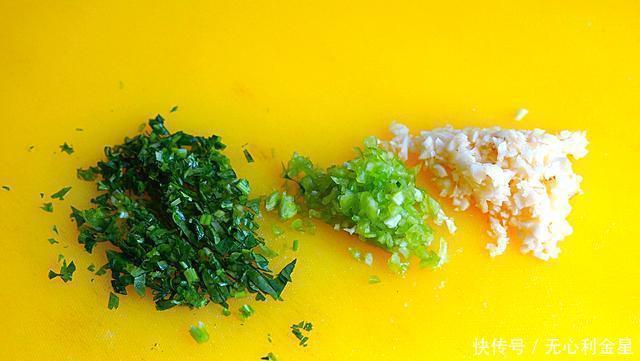  好吃|天那么热，茄子不要炒，教你这样做更省事又下饭，好吃到停不下来