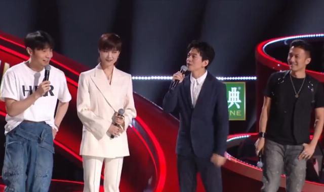  李宇春|《中国好声音》发布会，主持人遭李健“斥责”，李荣浩贴脸怼