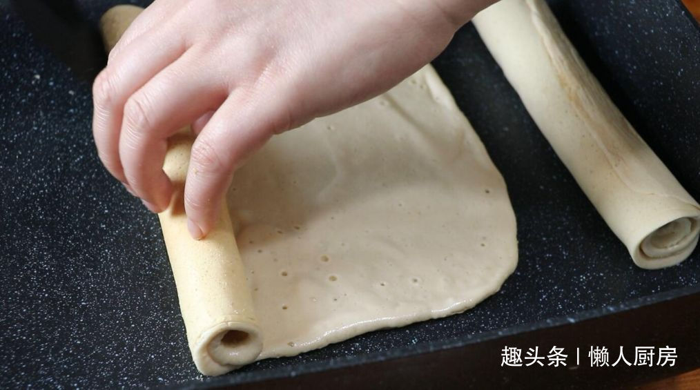  成功|不用烤箱，不用电饭锅，这是用平底锅就能做的蛋糕卷，一次性成功