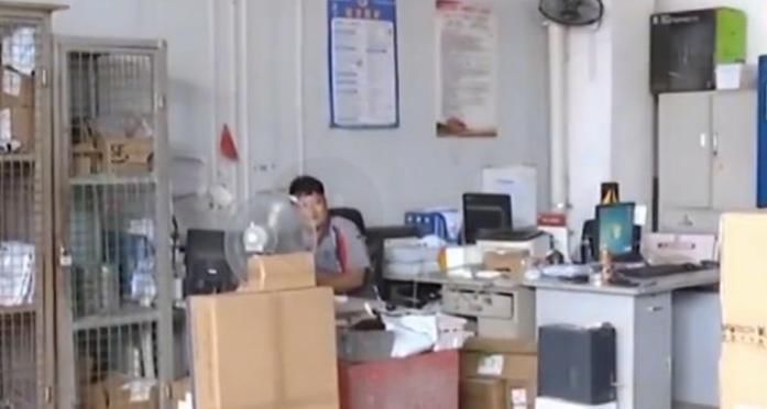  频繁|快递员频繁给自己寄快递，一单竟能挣2000块，被抓后：这个来钱快