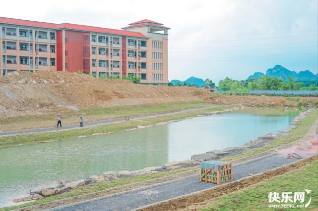  揭牌|你好，新校区！百年贵高新校区正式揭牌！