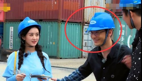  眼神|黄晓明自夸年轻，被赵丽颖一个眼神吓到心虚，霸道总裁地位不保