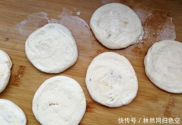 面粉|想吃烧饼不用买,没有烤箱也能做,煎一煎凉了也不发硬