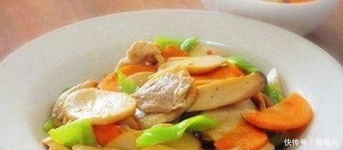 倒入杏鲍菇|待客必备的几道家常菜,鲜嫩美味,下酒又下饭,在家请客有面子