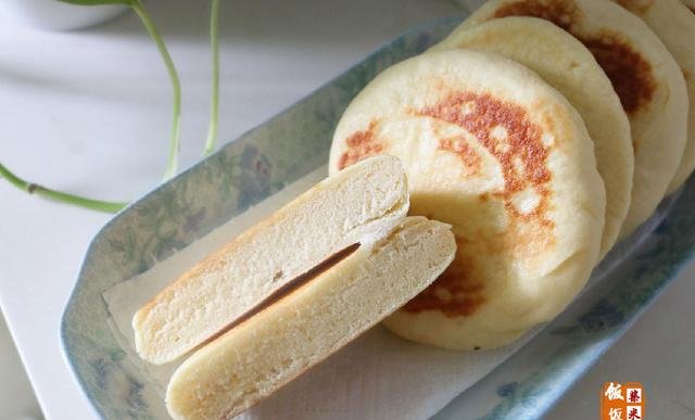 醒发|1碗面粉,2个鸡蛋,不用一滴油,做出香甜松软面包饼,放凉不会硬
