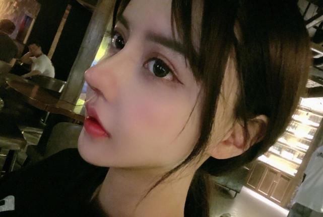  韩安冉|韩安冉五年间35次整容成瘾，如今尖鼻似假人，21岁的她还能收手吗