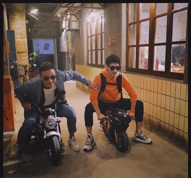 热度实在太高|元气满满的哥哥即将开播,对比浪姐差异太大