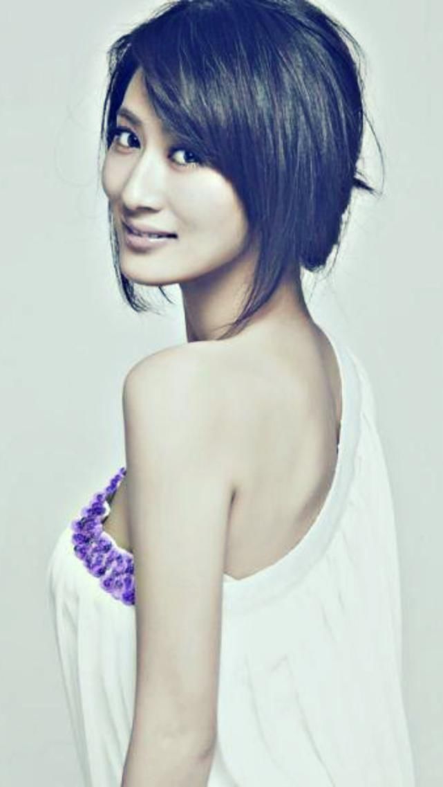 时尚|郭珍霓时尚写真照,尽显柔美气质