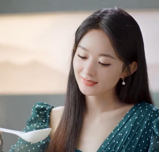  中餐厅|《中餐厅》赵丽颖煮甜品忘放糖，“一孕傻三年”？该来的总会来