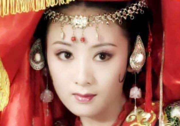  杜冰雁|“杜冰雁”李琳当年有多美？16岁因太美出道，古装扮相让人一眼万年