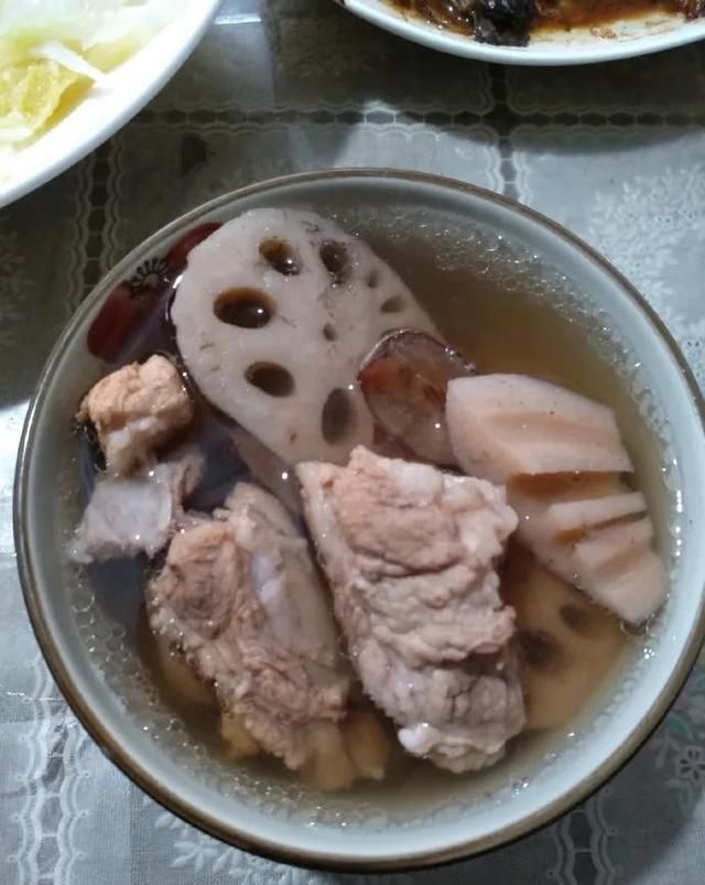 装盘备用|美味鲜汤:排骨藕汤 | 一道汉味十足的靓汤