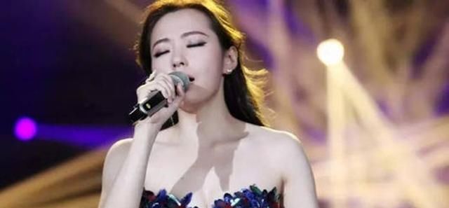  翻车|同是《中国新说唱》女导师，为什么邓紫棋受赞誉，张靓颖却翻车？