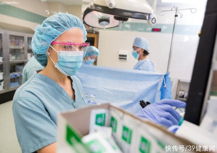 麻醉后醒来的真实感受(麻醉中途醒来是什么体验？病人：生不如死，感受到医生在剖开肚子)