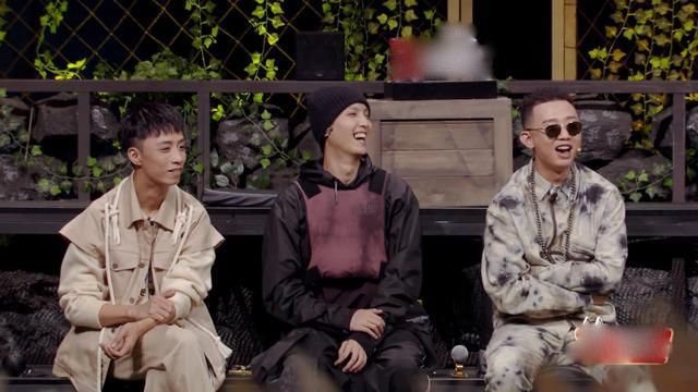  选手|GALI现场Diss《新说唱》，李佳隆怒怼键盘侠，有个性的音乐更吃香