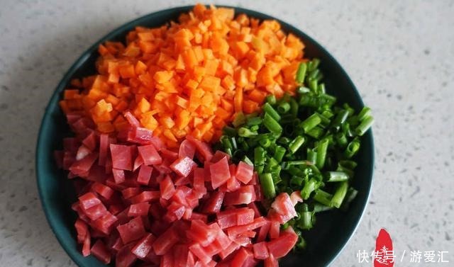 操作|早餐花卷越吃越爱吃,方法简单易操作,你也来试试吧