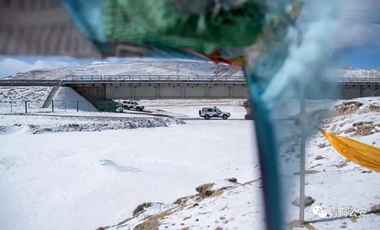 地上|那天，闪电就在耳边炸响，冰雹打在地上又弹在车上