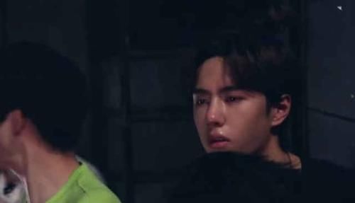  王一博|王一博《天天向上》玩密室逃脱，反应超快，炫耀的样子像个孩子